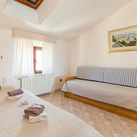 Apartamento Antonella & Napoletano-4 By Interhome *