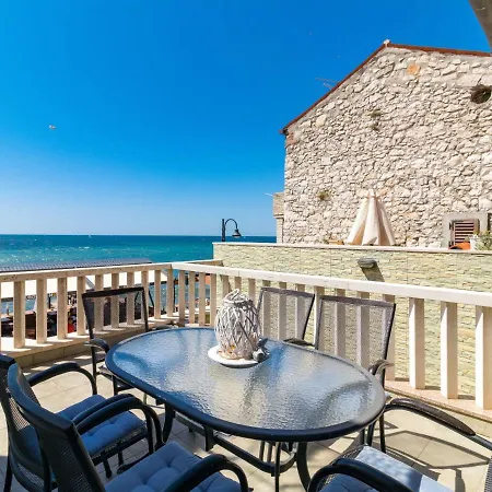 Antonella & Napoletano-4 By Interhome *