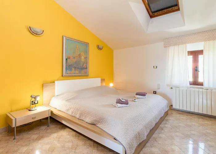 Antonella & Napoletano-4 By Interhome Apartman